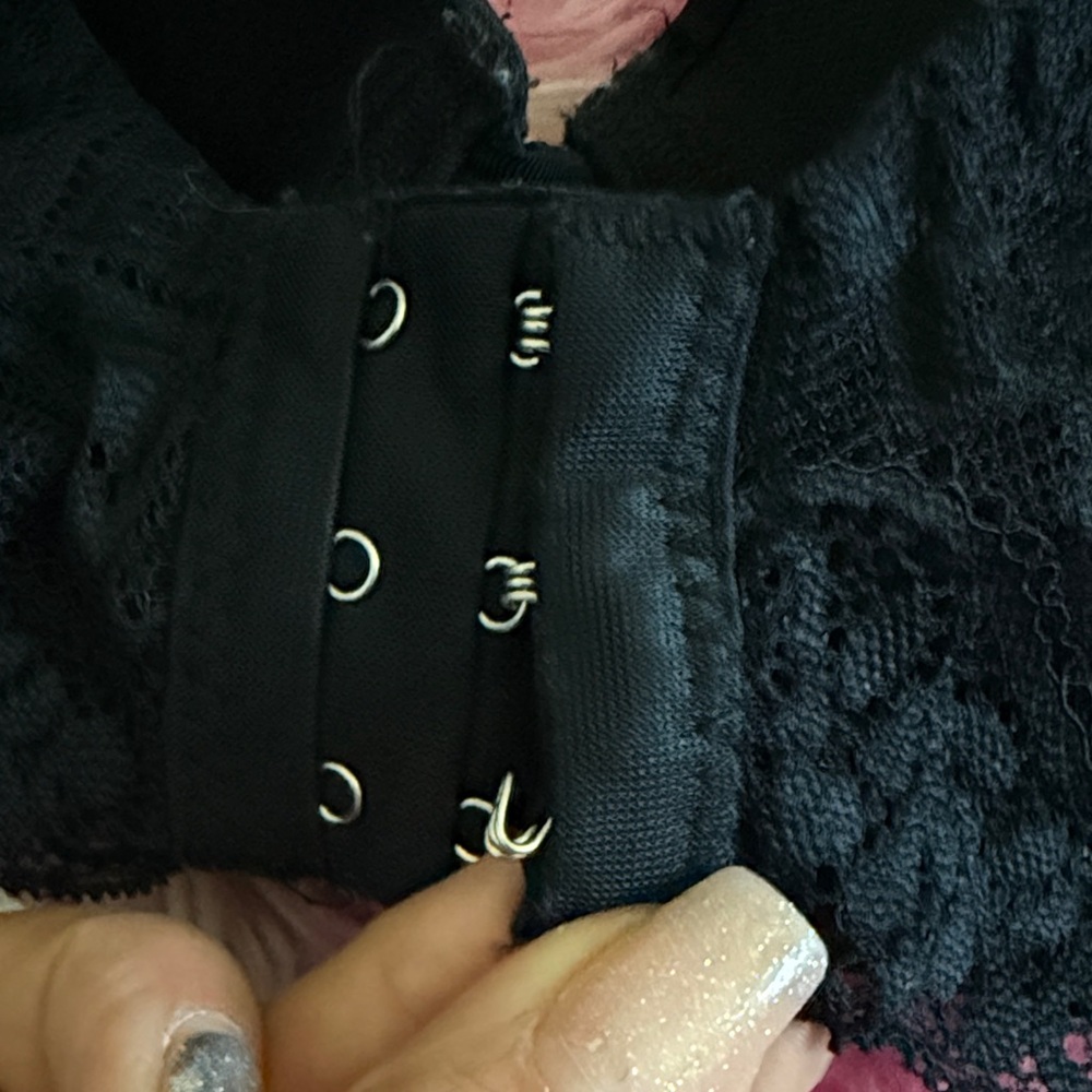 Chic Women's Bra Set - Black and Tan underwire. - Picture 3 of 4